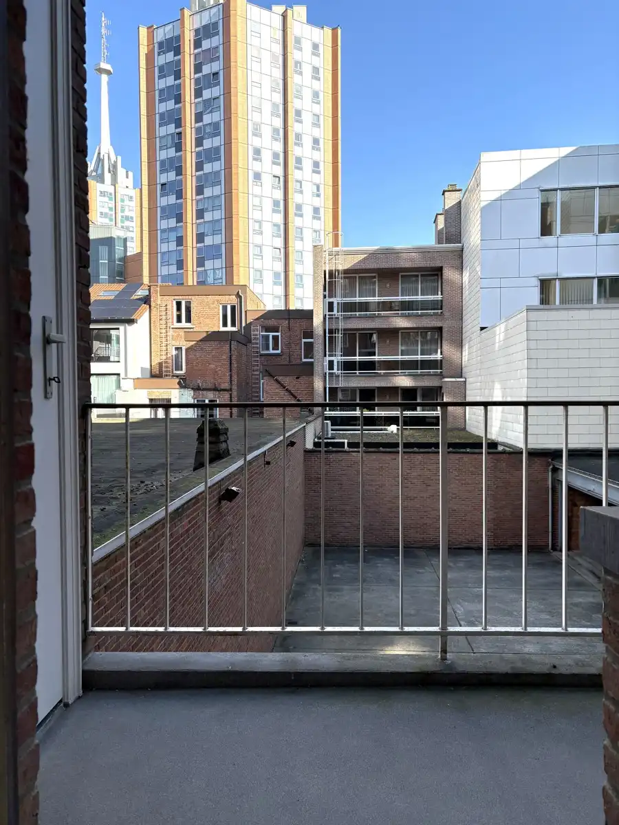 Groot appartement te huur met parking foto 9