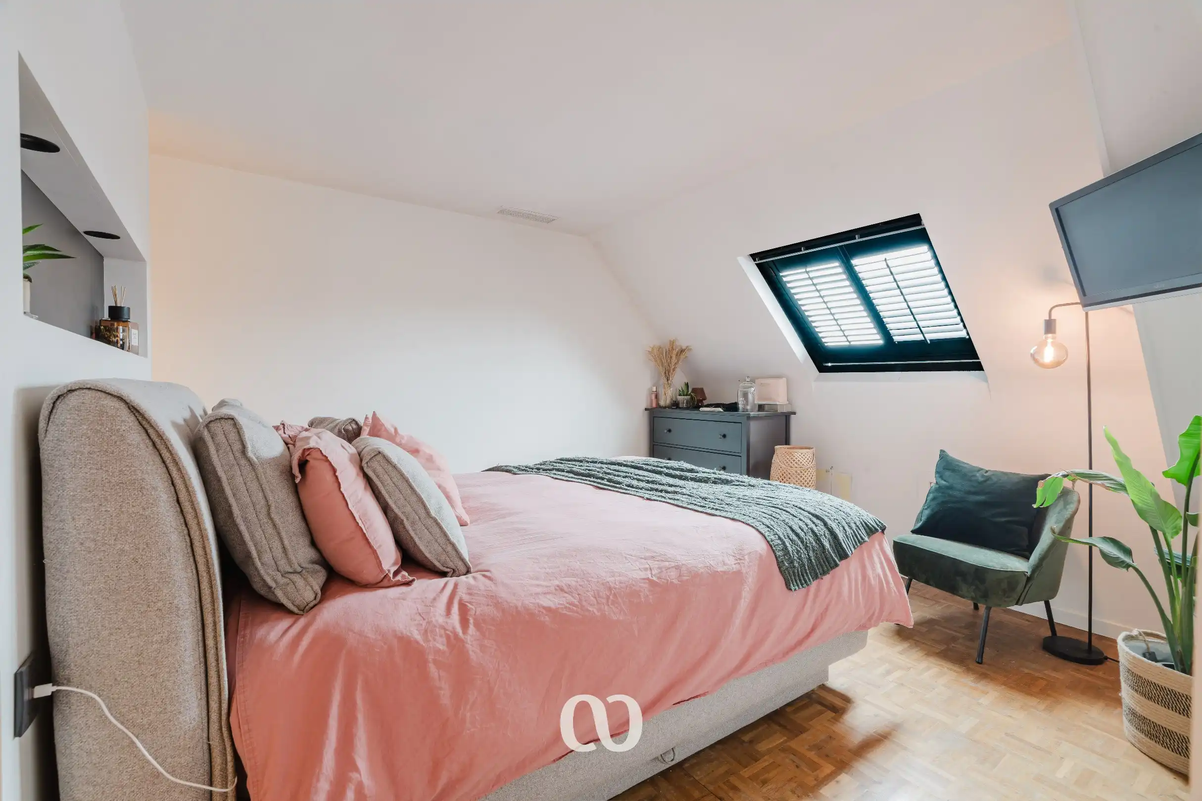 Instapklare woning met tuin en bijgebouw in het centrum van Kruishoutem foto 10