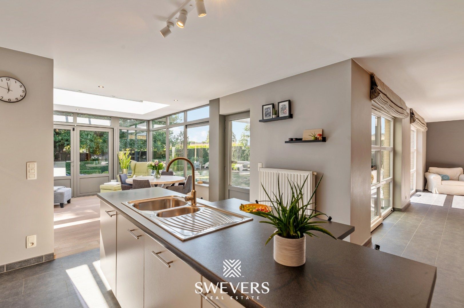 Gezinswoning met veranda, zonnepanelen en zuidgerichte tuin te Heppen foto 11