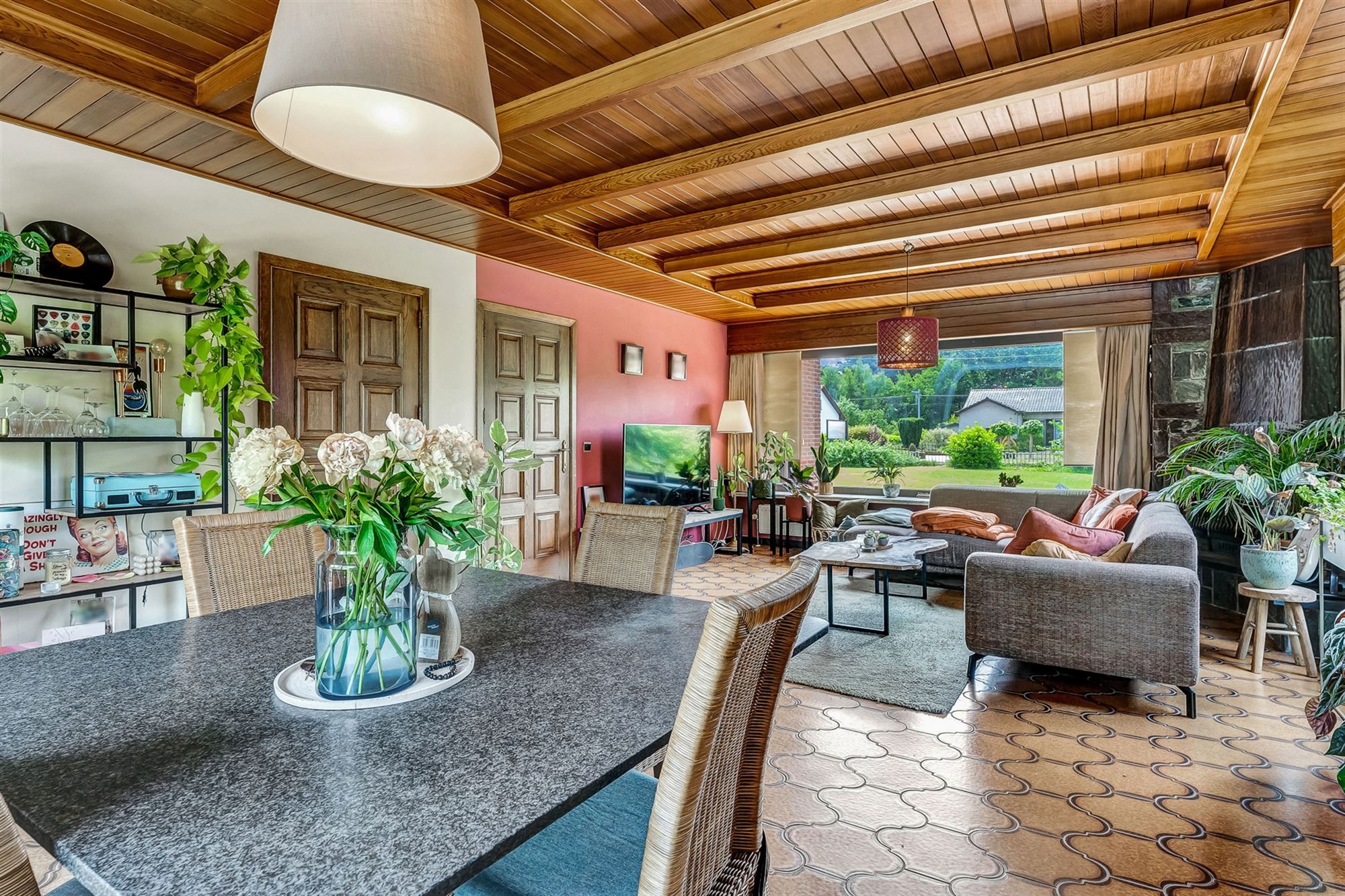 GELIJKVLOERSE WONING OP 2283M2 OP RESIDENTIËLE LIGGING foto 7