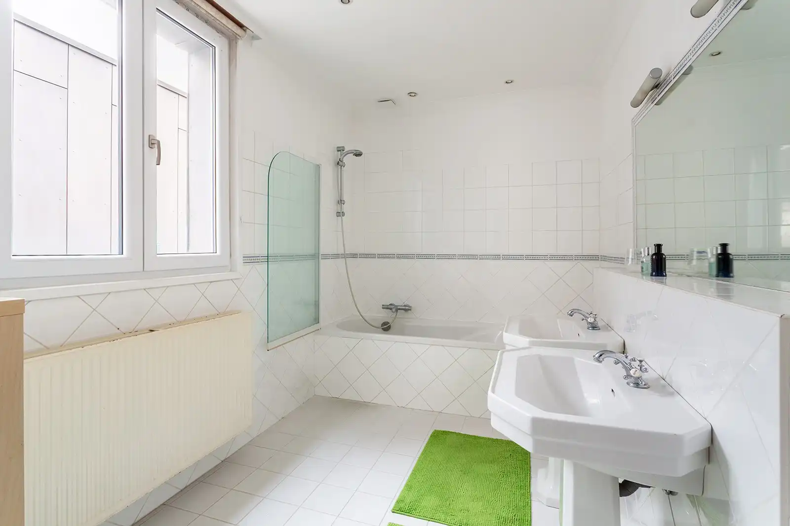 Charmante authentieke woning met 3 slaapkamers en stadstuin nabij Markgravelei foto 17