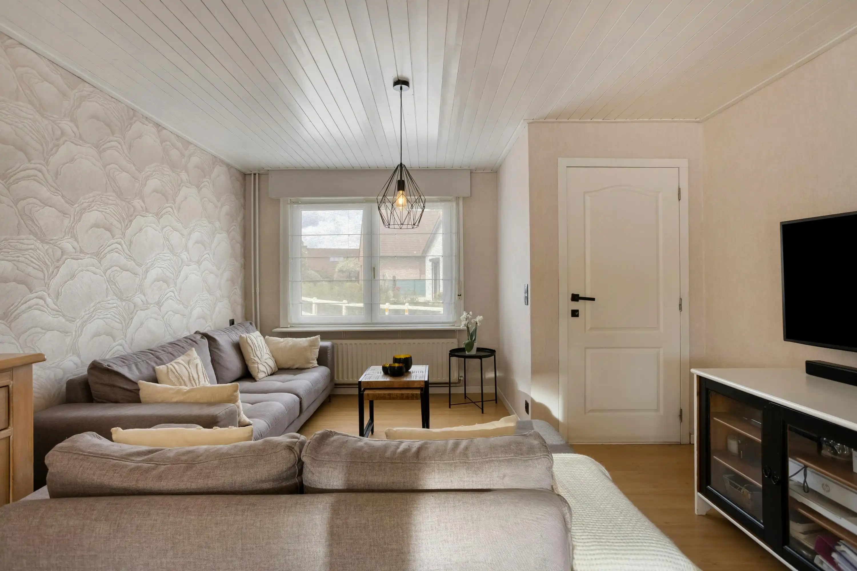 Ruim 3-gevel huis te koop in Roosdaal foto 4