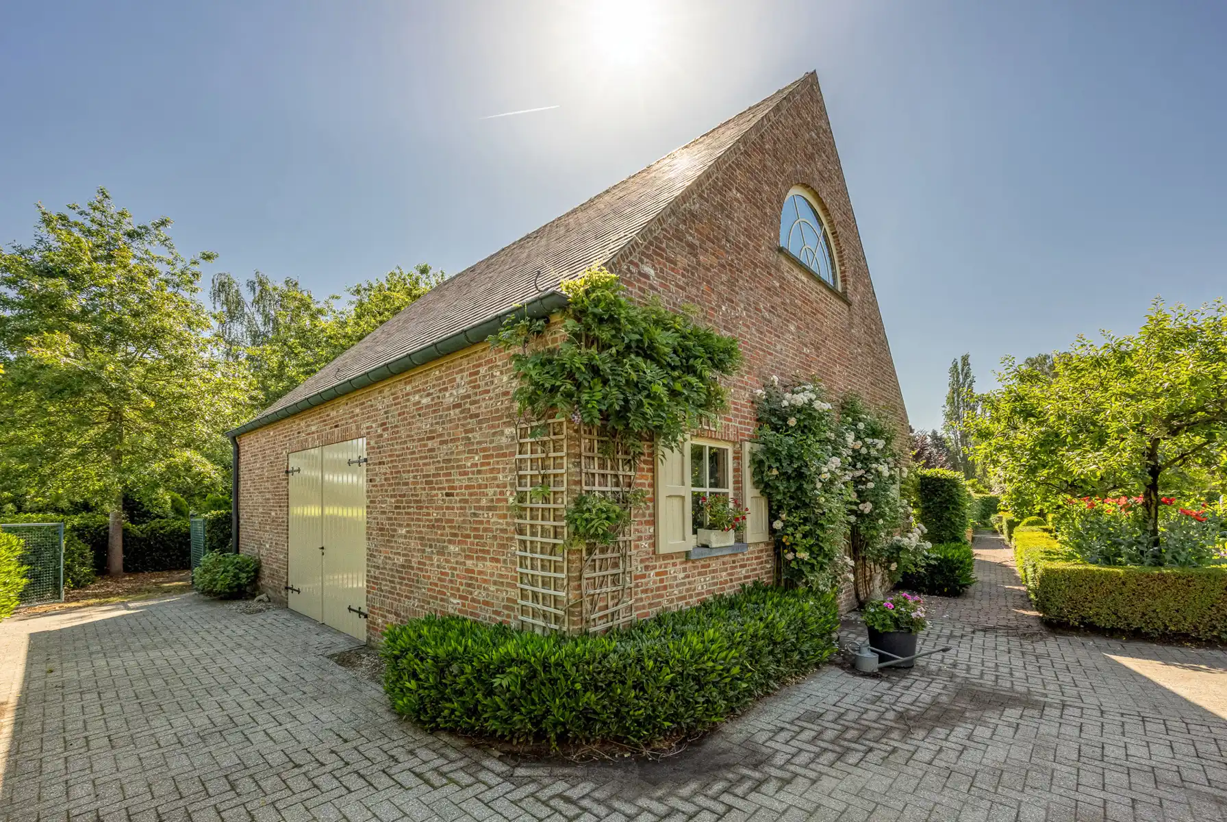 Ruime villawoning met 4 slaapkamers en noordoost georiënteerde tuin op een perceel van ca 6.155m² op een rustige locatie in Hoogstraten (Meerle). foto 28