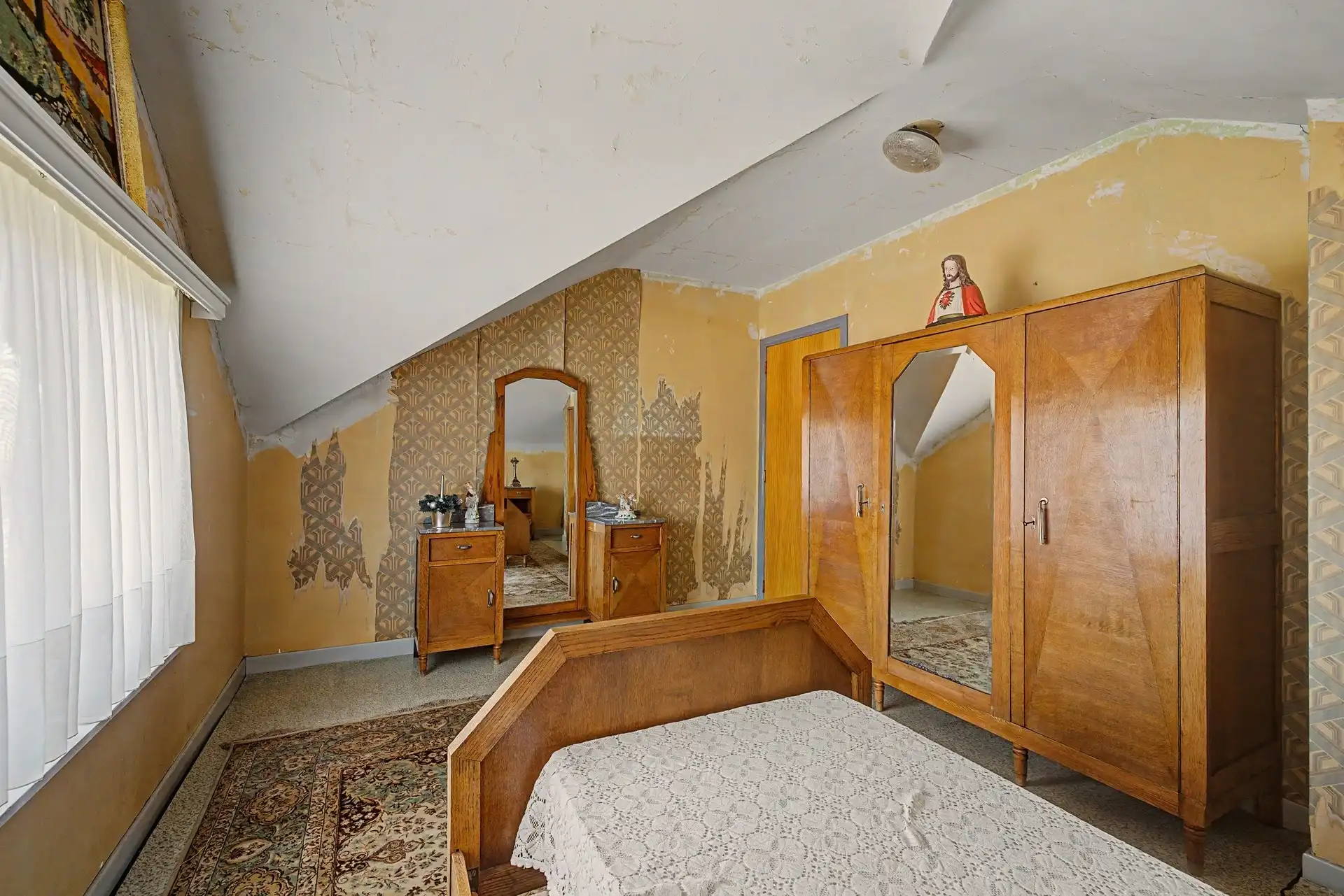 Te renoveren gezinswoning met garage en tuin nabij het centrum van De Klinge foto 16