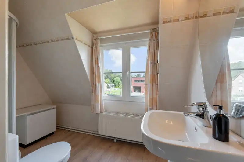 Stijlvolle woning met 3 slaapkamers en zalige tuin foto 23