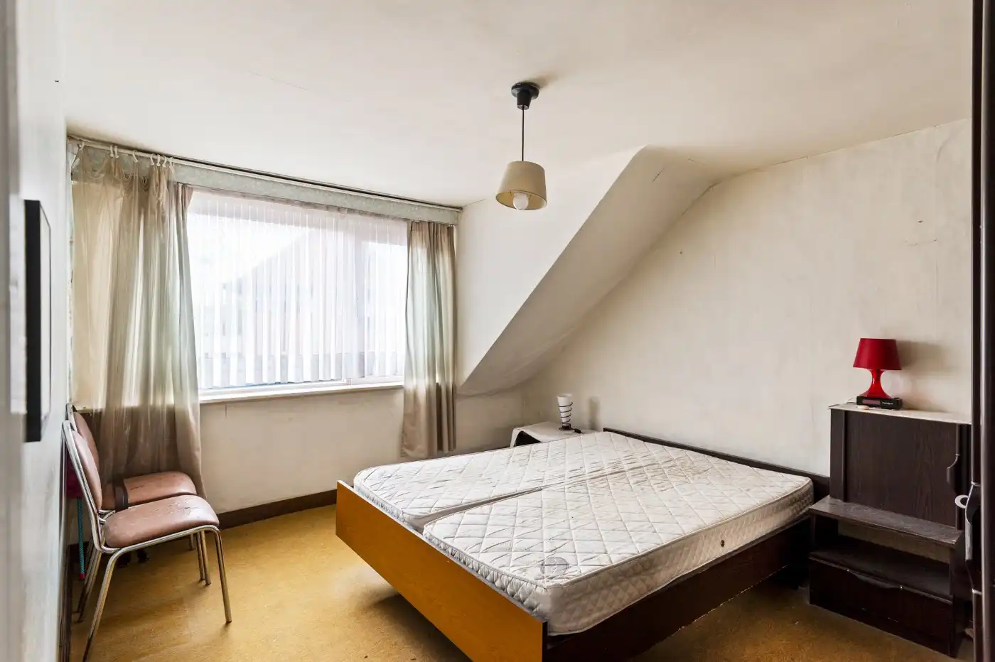 Te renoveren woning met 3 slpk., stadstuin en garage foto 16