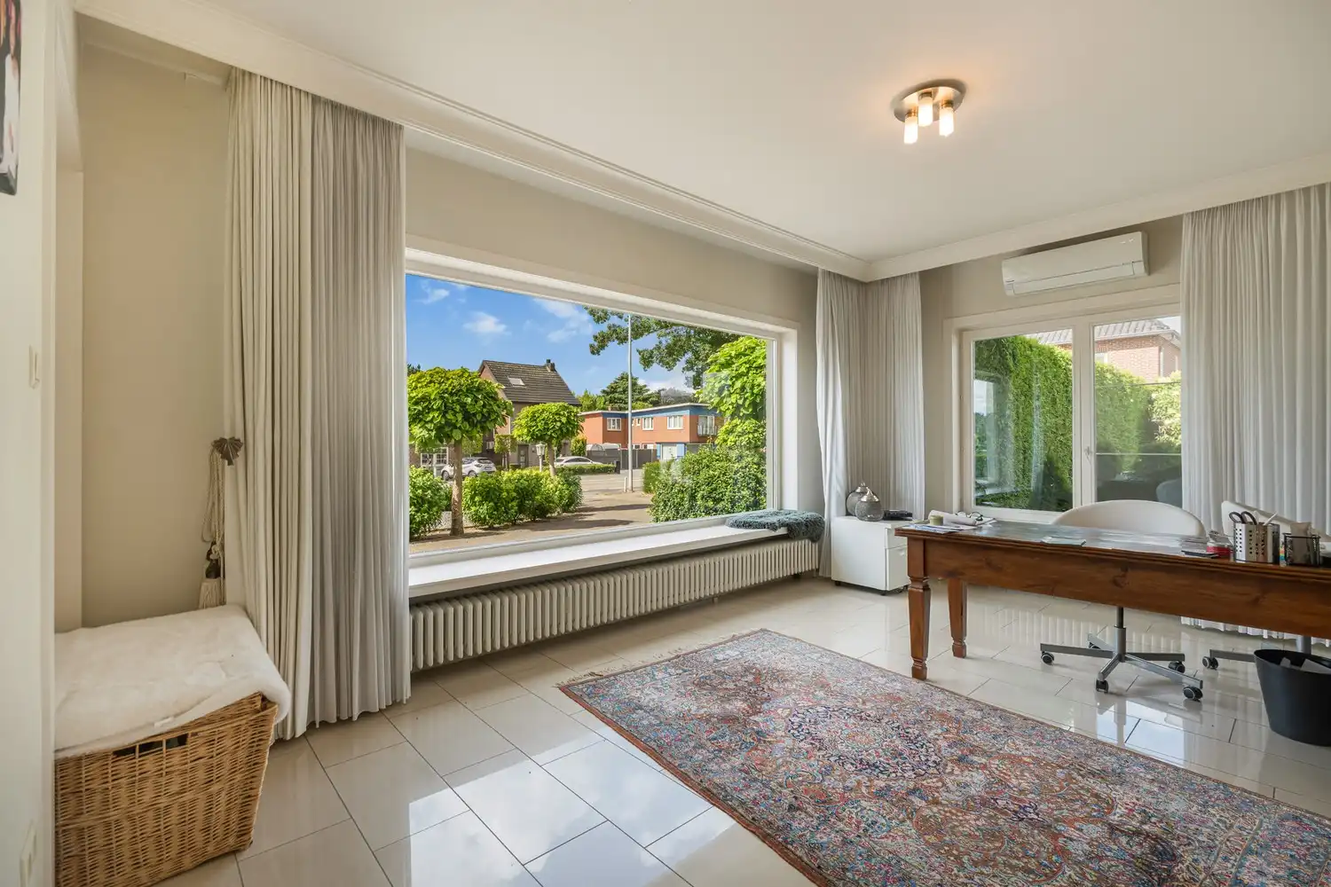 Verrassend ruime villa met 5 slaapkamers, praktijkruimte, zwembad en eindeloze mogelijkheden foto 11
