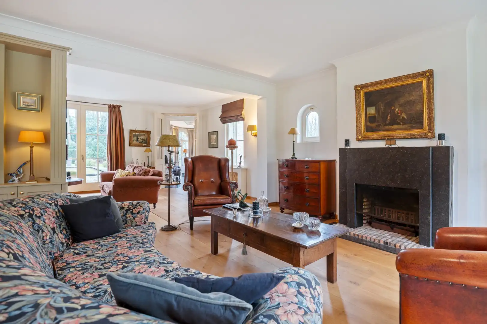 Stijlvolle villa in gegeerde doodlopende straat foto 4