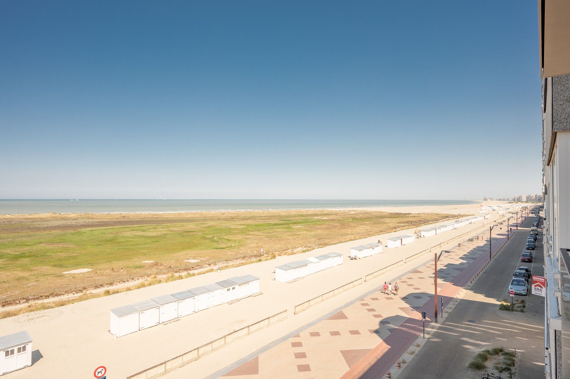 Gemeubeld: gerenoveerd appartement met prachtig zicht op de Baai van Heist! foto 8