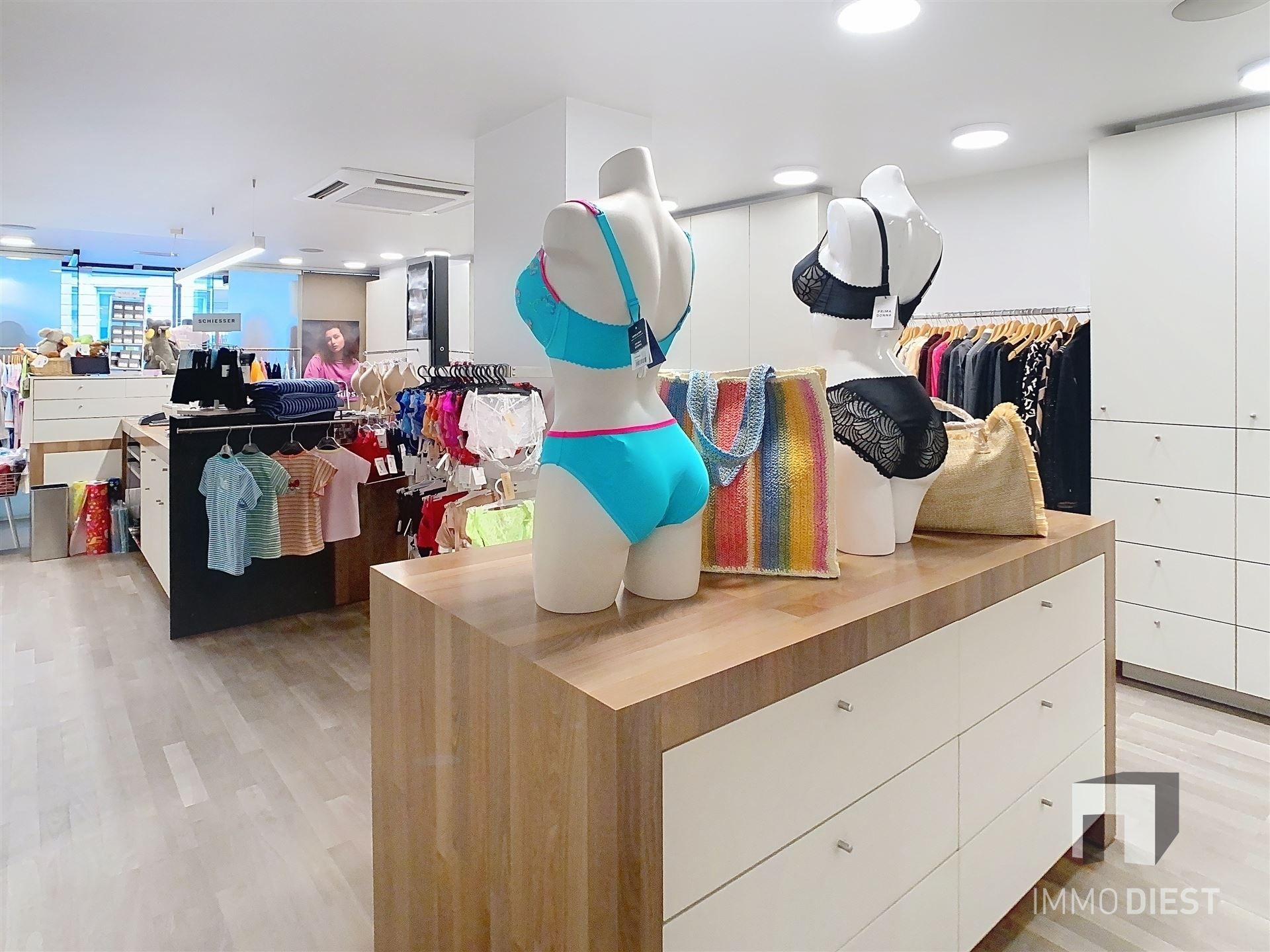 Handelshuis met woonst in centrum Diest foto 11