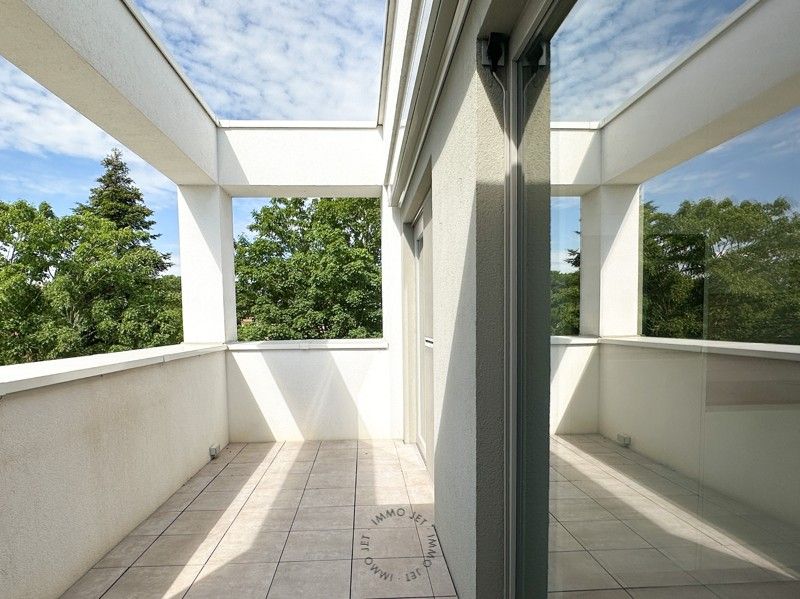 Instapklaar appartement met twee slaapkamers en terras foto 2