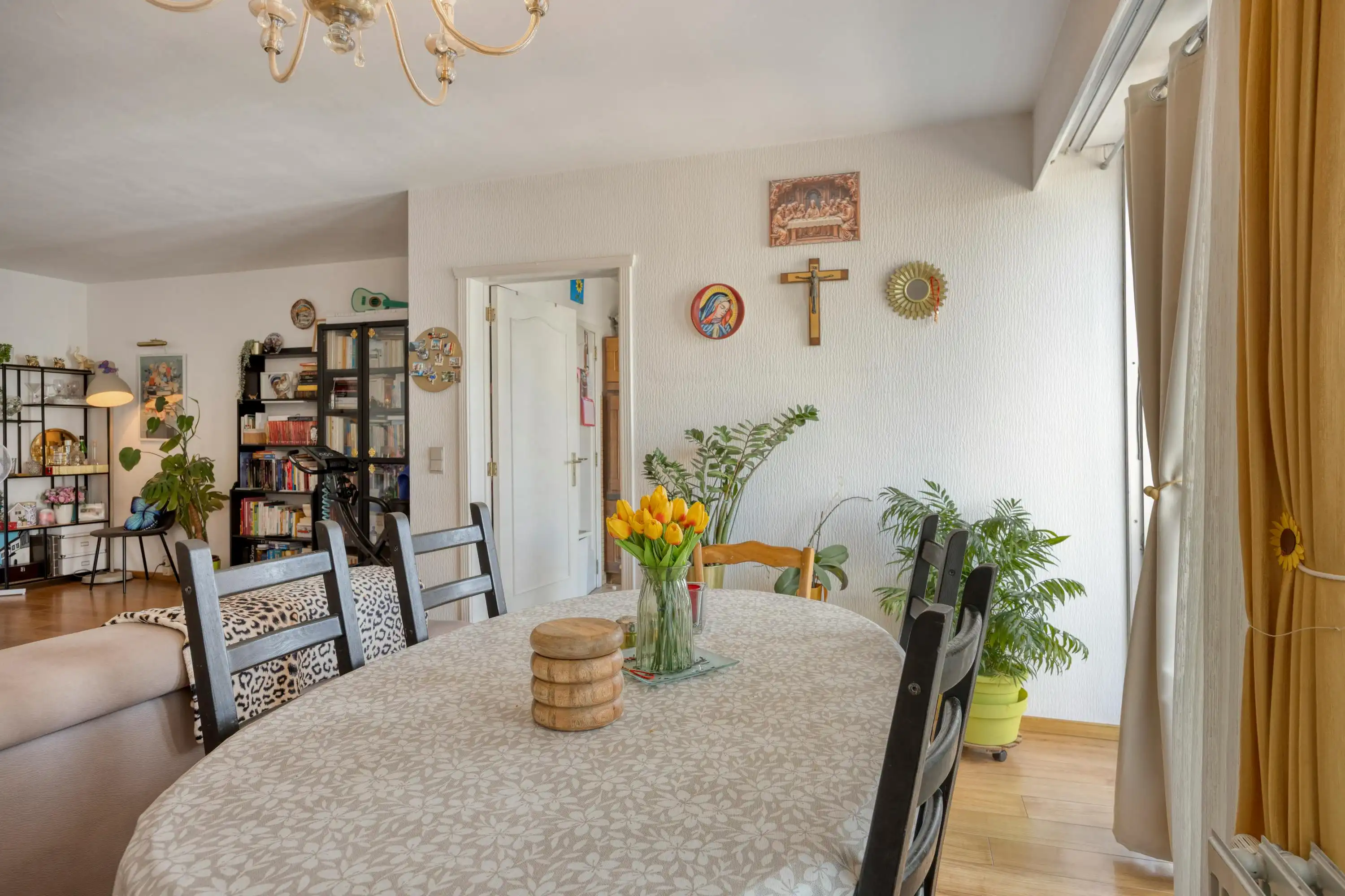 Ruim appartement te koop in hartje Strombeek-Bever foto 5