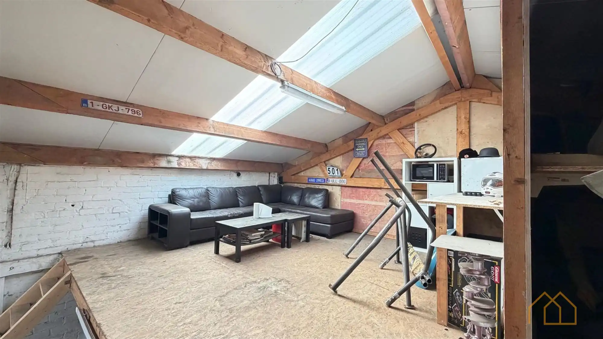 Hal van 200m² met tuin  foto 14