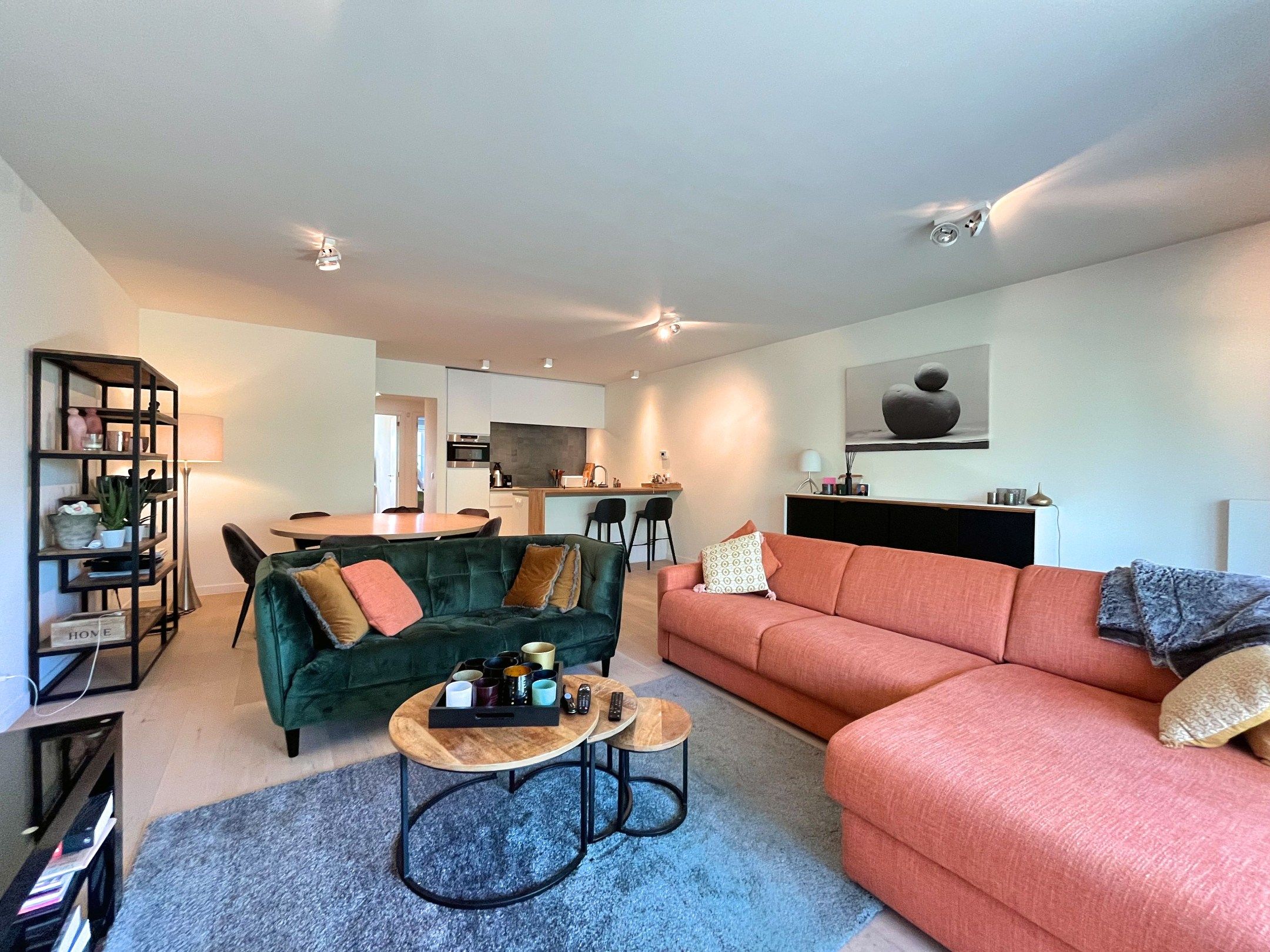 Recent appartement met garage en zicht op het meer. foto 5