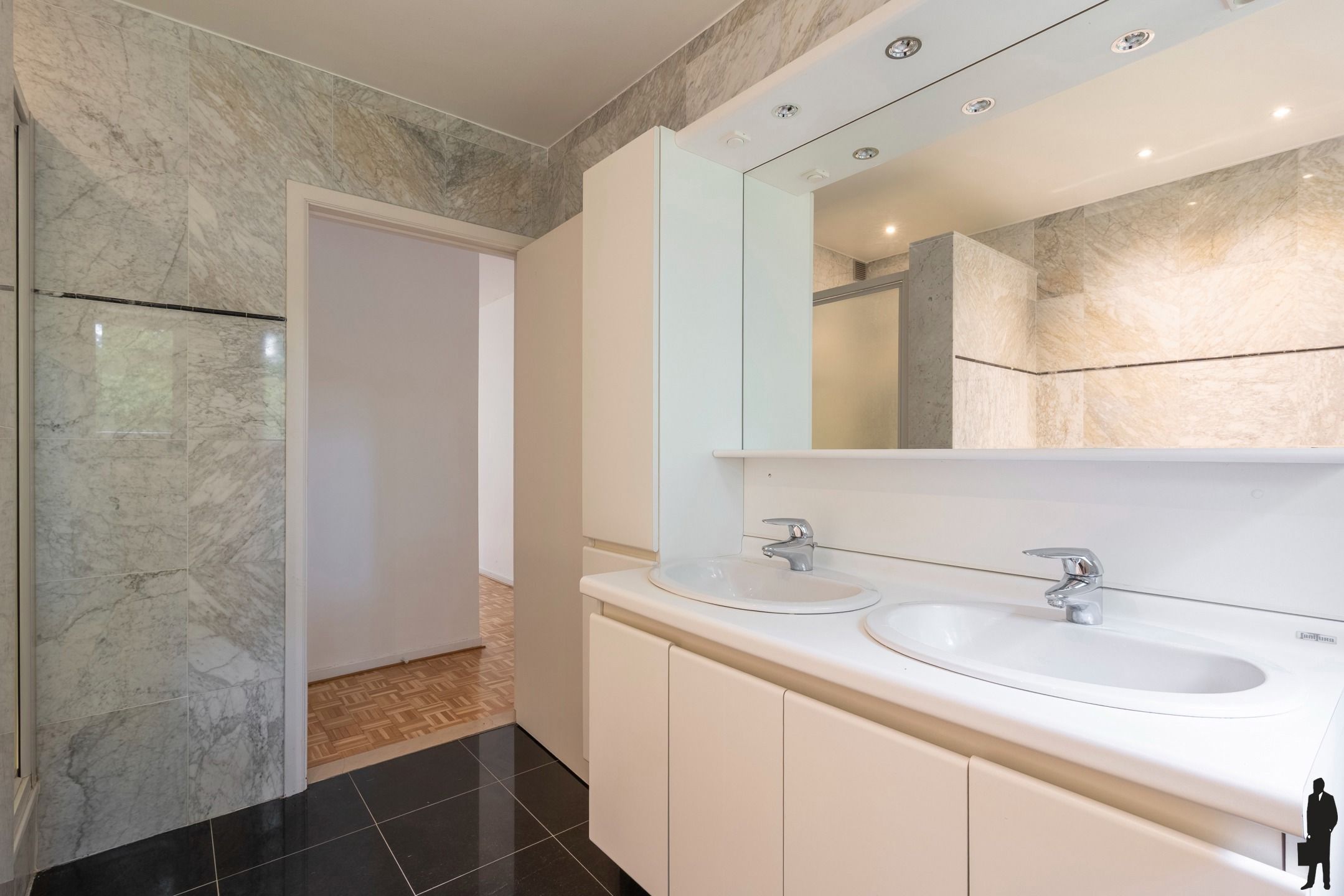 Rietgedekte villa op ca. 3.350 m² met optimale privacy foto 24