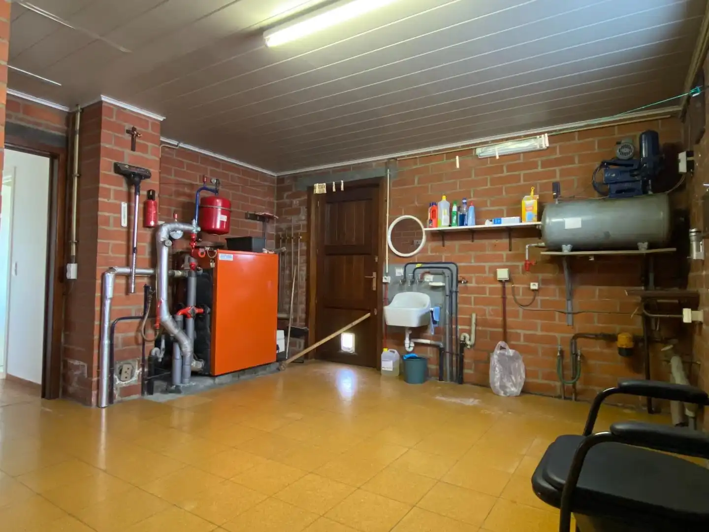 Zeer verzorgde gelijkvloerse woning te Lendelede.  foto 15