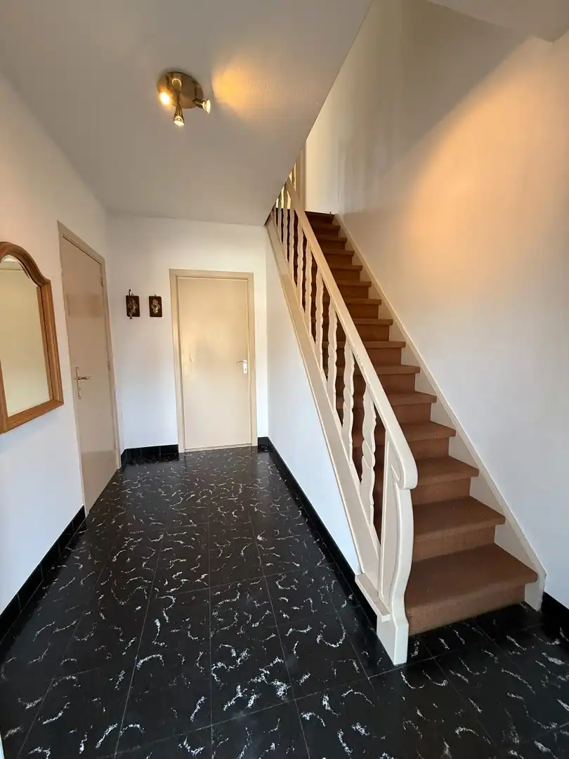 Ruime woning met 2 slaapkamers, veranda en volledig omheinde tuin te Heppen foto 5