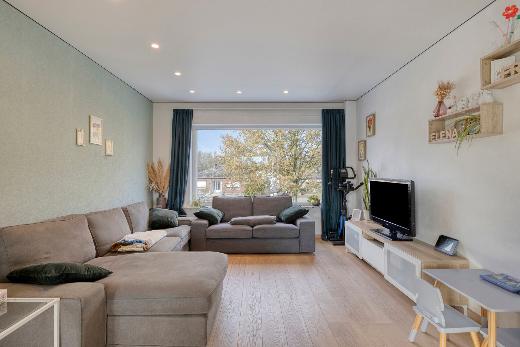 Instapklare woning met 3 slaapkamers, garage en tuin! foto 3