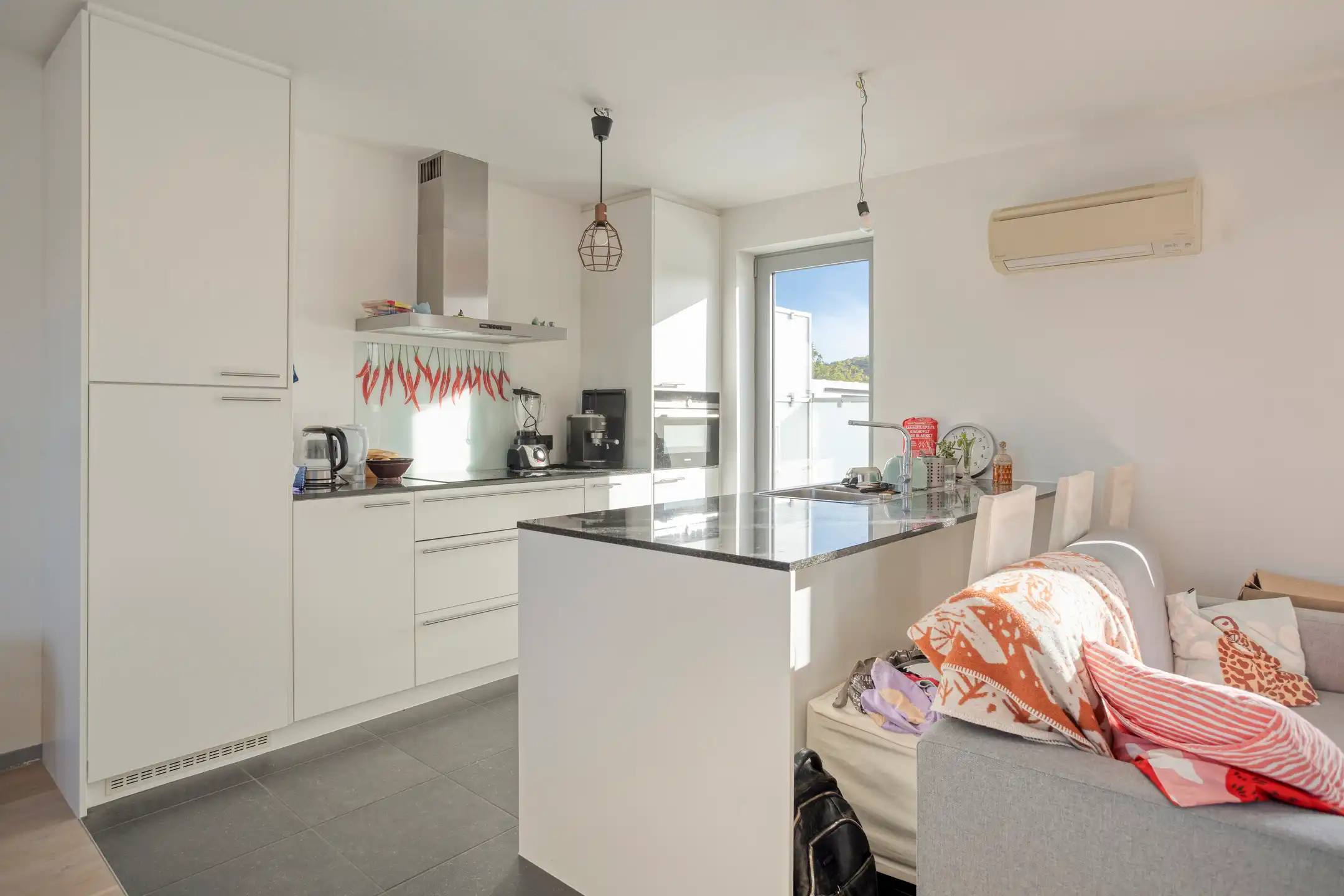 Recent 2 slaapkamer appartement met 3 terrassen in Wezemaal foto 6