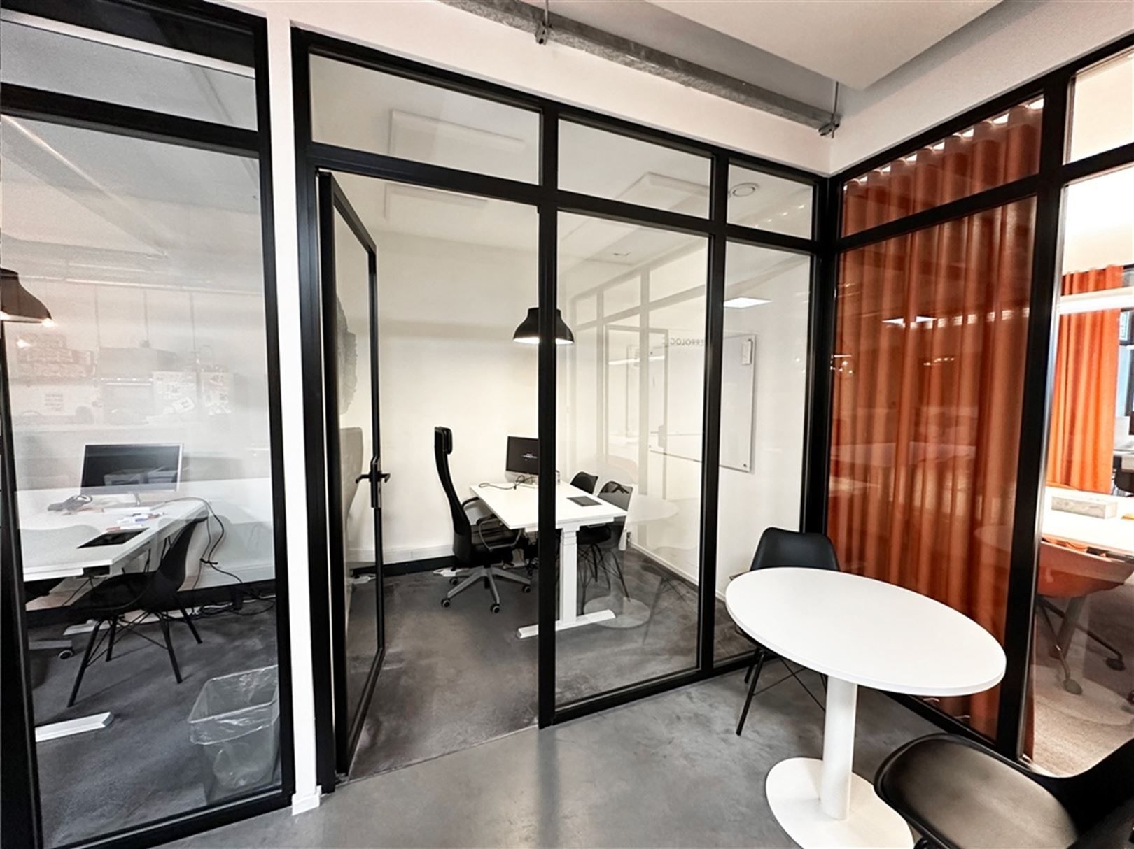 Kantoorcomplex aan de stadsrand van Leuven foto 11