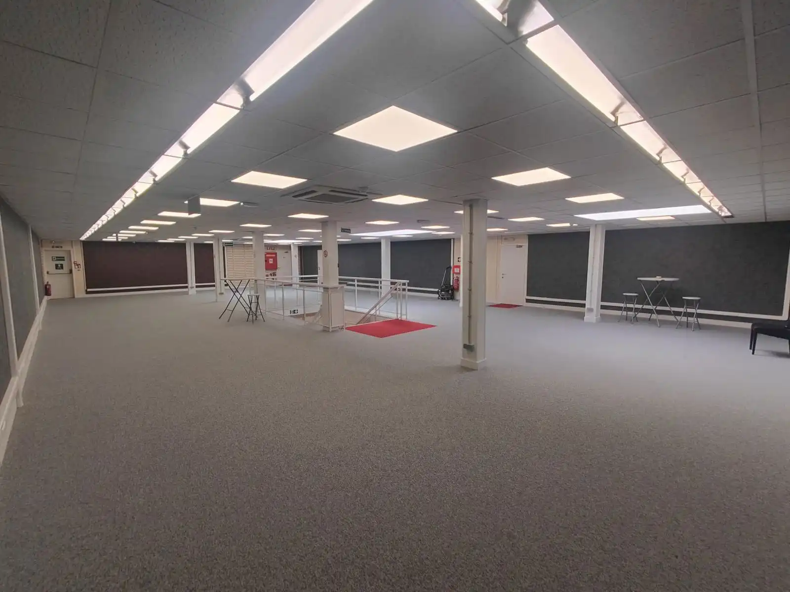 COMMERCIËLE RUIMTE / KANTOORRUIMTE IN HET CENTRUM VAN TEMSE foto 14