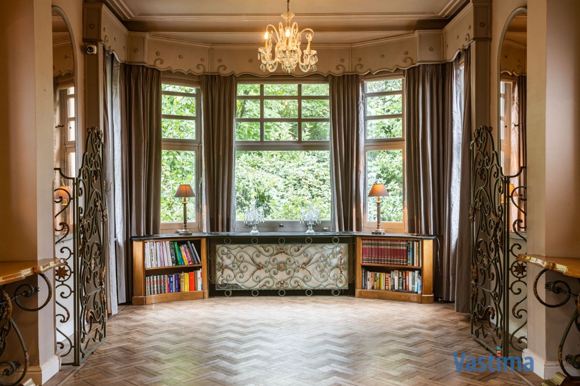 Karaktervolle villa met authentieke charme in een groene setting foto 11