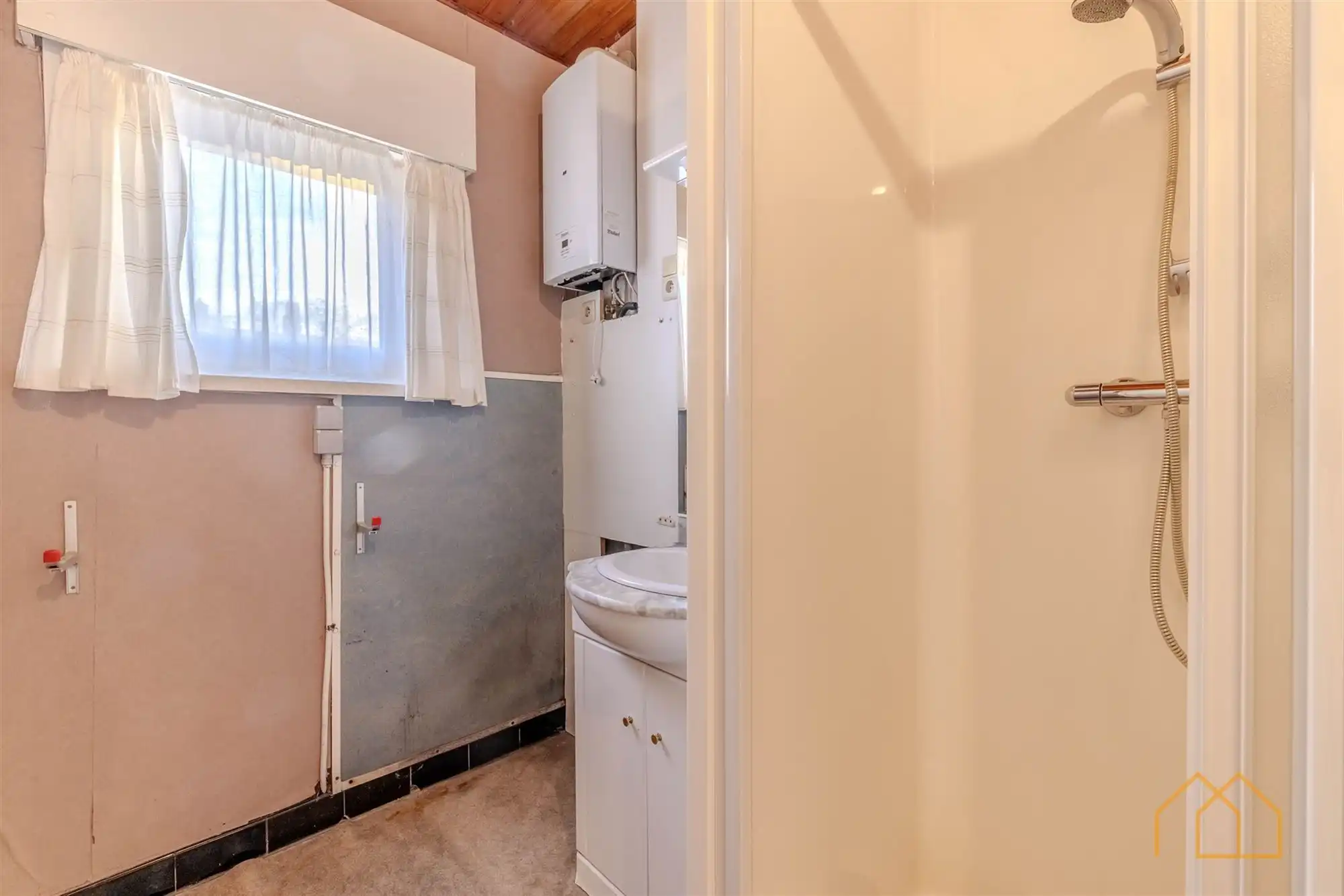 Op te frissen woning op 12a in centrum van Geel foto 10