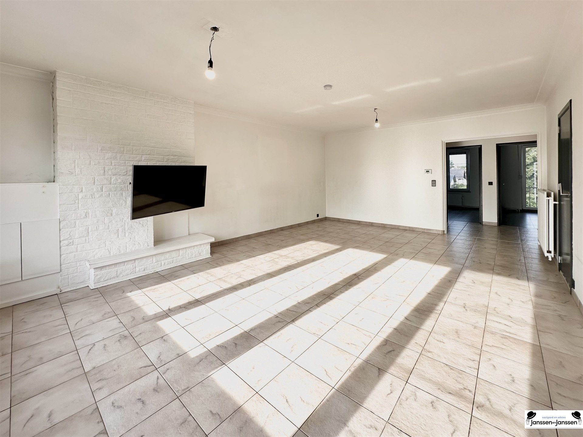 Duplex Appartement (108m²) met 3 tot 4 Slaapkamers, Garagebox en Terras (30m²) in Schoten foto {{pictureIndex}}