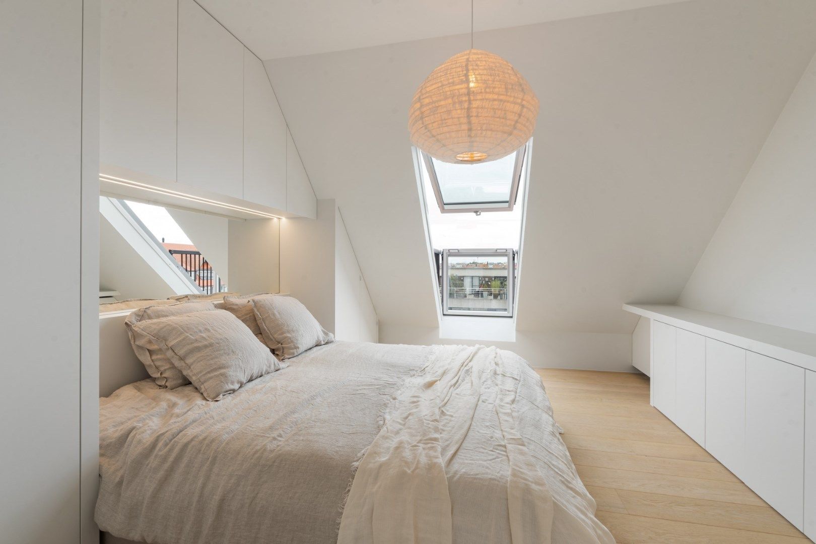 Magnifiek gerenoveerd appartement met 3 slpks. en ruim terras foto 14