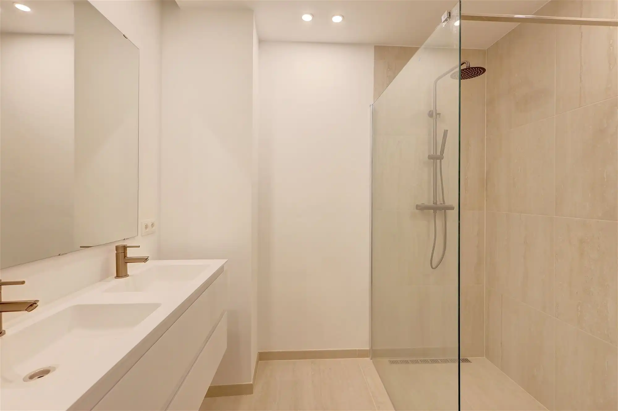 Nieuwbouw appartement met 2-3 slpks en terras Markgravewijk foto 23