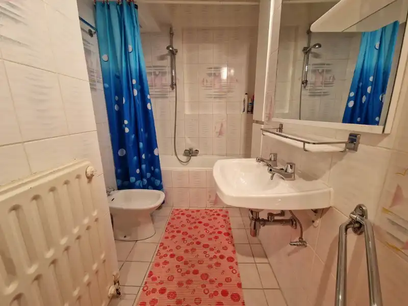 Twee slaapkamer appartement met frontaal zeezicht! foto 10