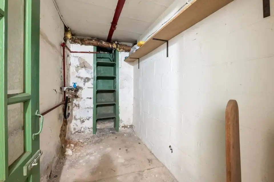 TE RENOVEREN GEZINSWONING MET VEEL POTENTIEEL IN HET LANDELIJKE MONTENAKEN foto 32