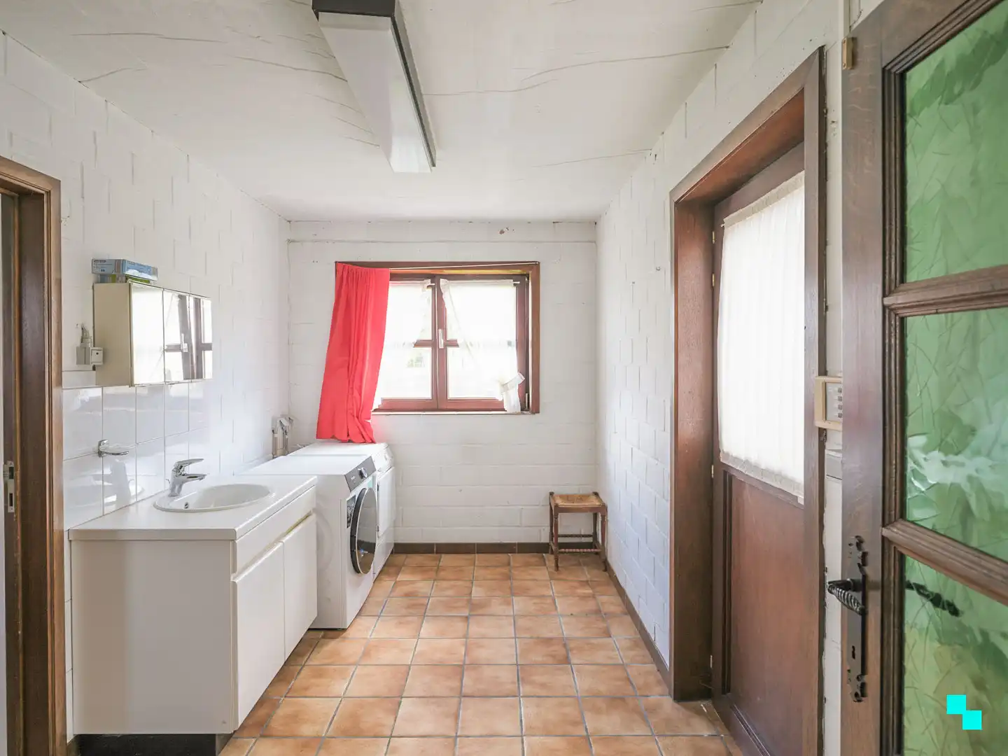 Charmante woning met magazijn te Balegem foto 13