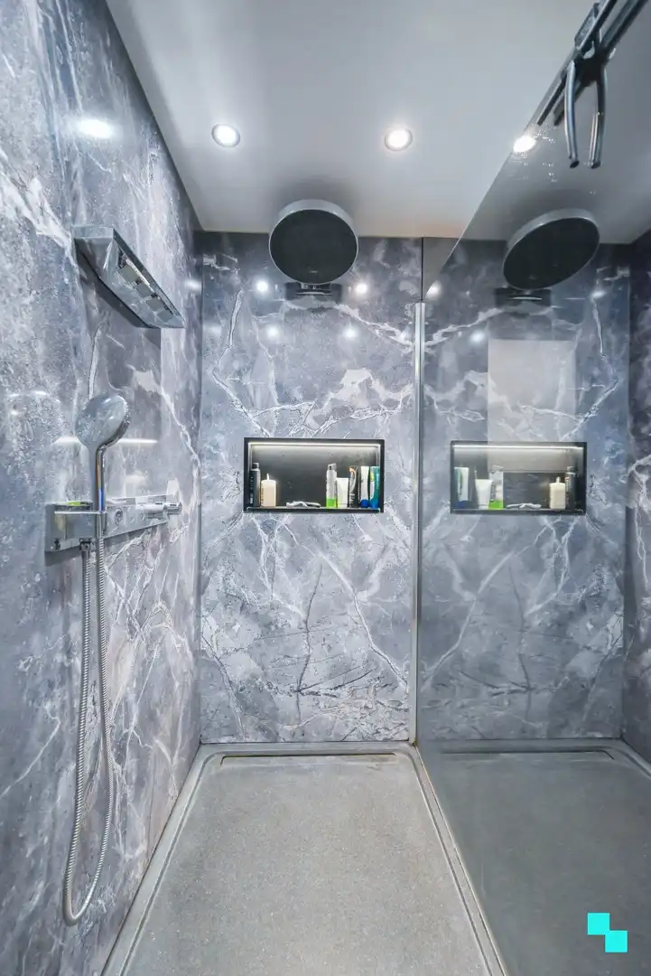 Ruime eengezinswoning met inpandige garage nabij het centrum van Kuurne! foto 16