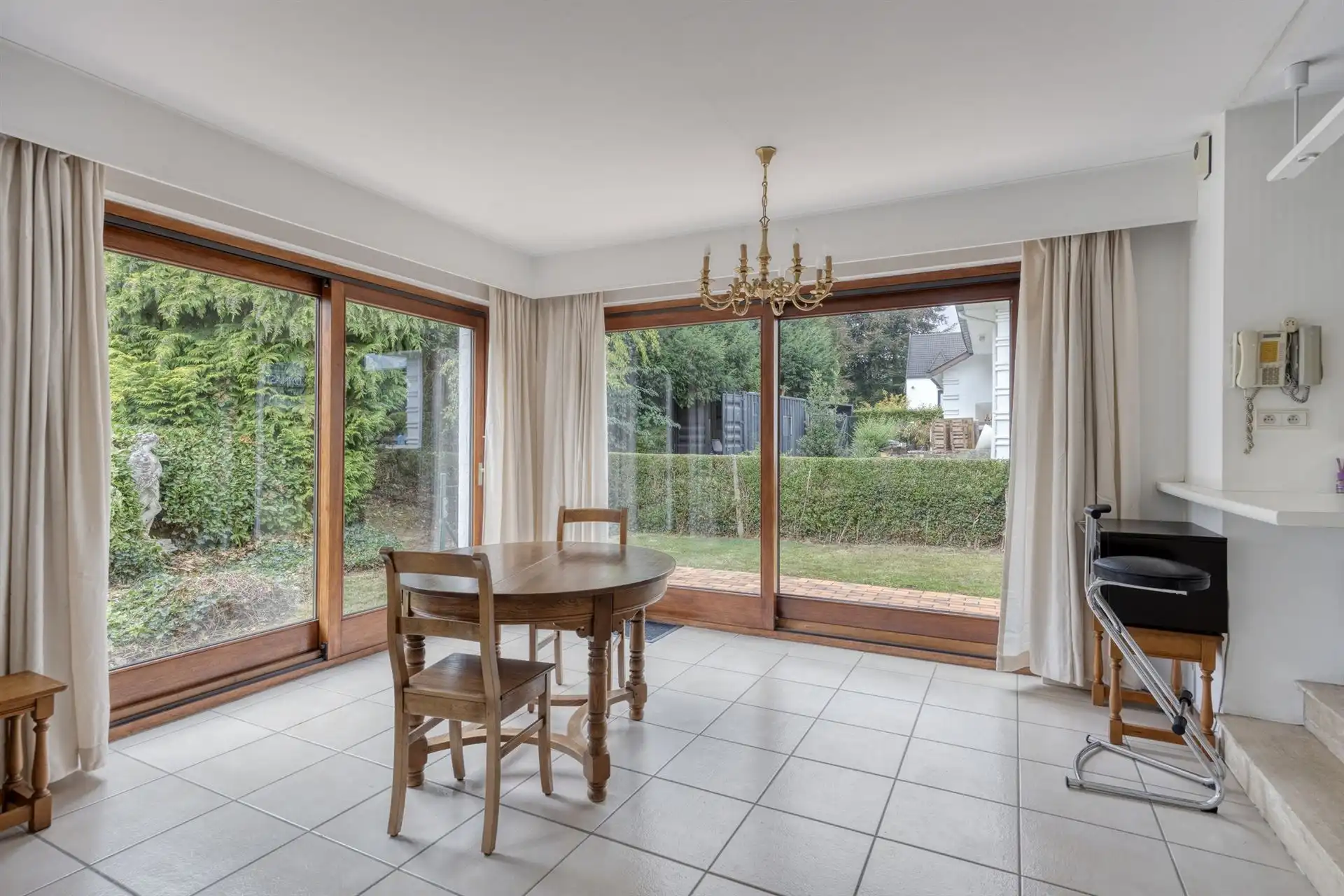 Eigendom, ideaal voor vrij beroep, gelegen op drukste steenweg van Overijse, AAA-locatie foto 9