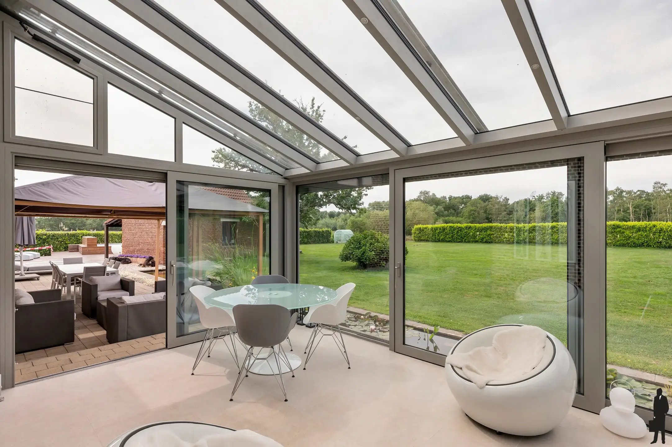 Authentieke en luxueus gerenoveerde langgevelhoeve op een domein van 6.920 m². foto 17