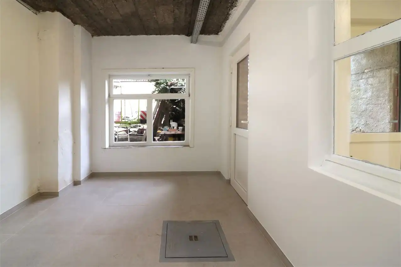 Gerenoveerde woning met 4 slpk, tuin, garage foto 40