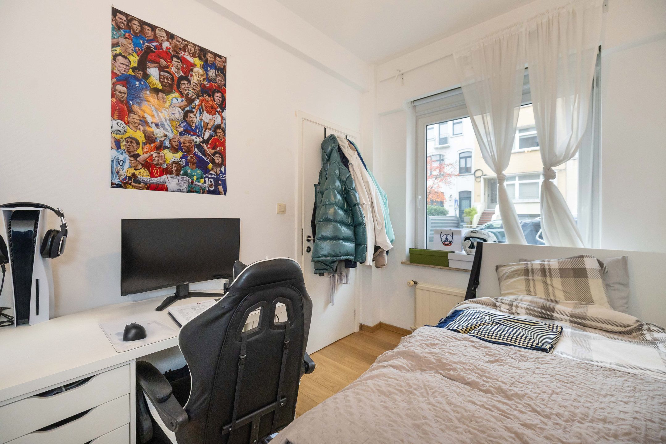 Zeer licht! Begane grond met 1 slaapkamer + bureau. foto 10