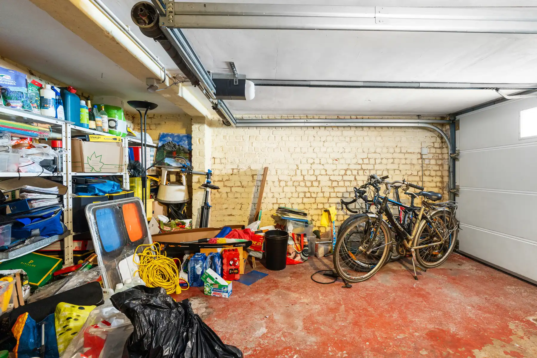 Gezinswoning met 2 slaapkamers, zolder, grote tuin en garage foto 28