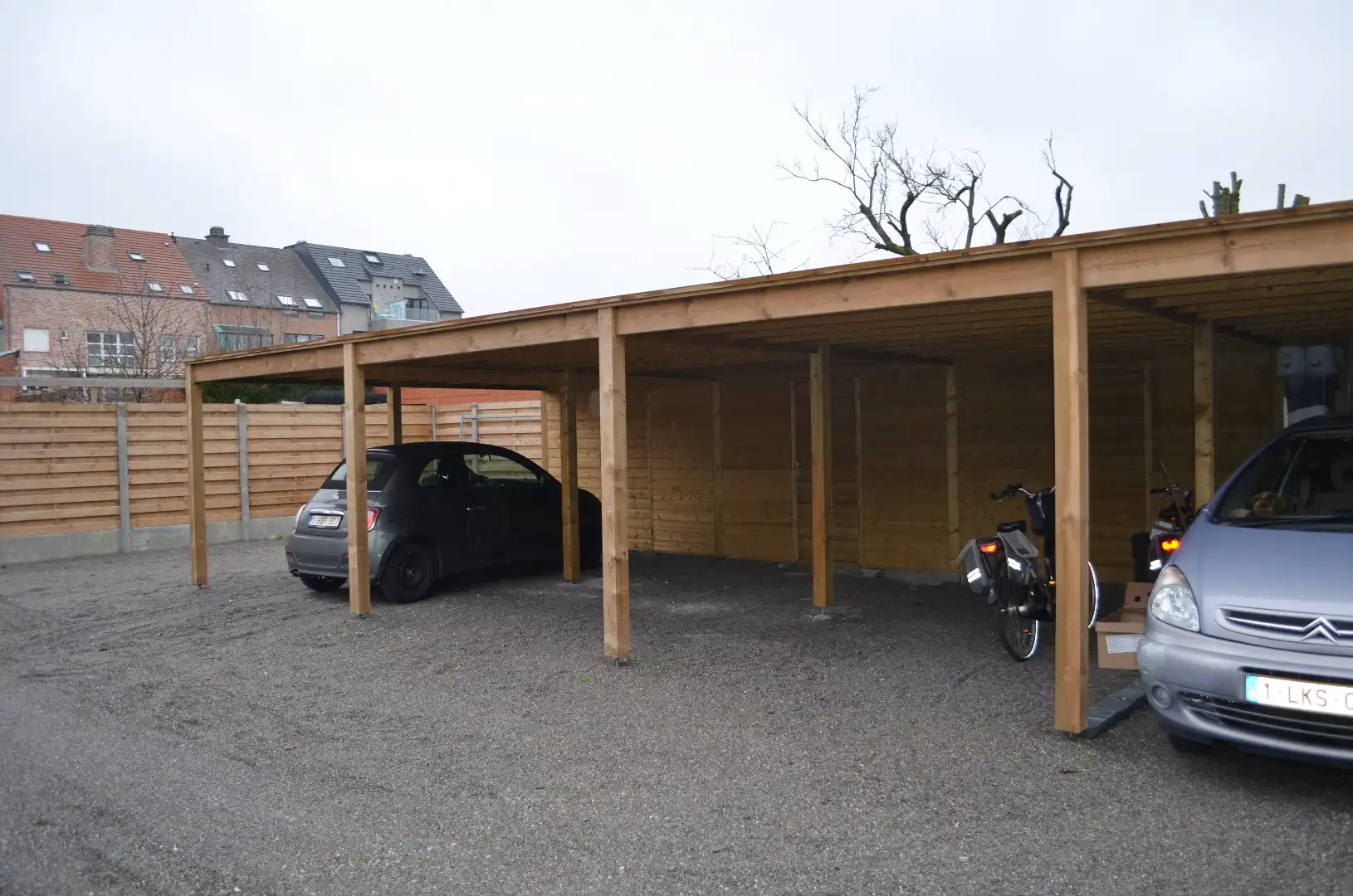 Recent duplex-appartement met twee slaapkamers, groot terras en autostaanplaats in het centrum. foto 2