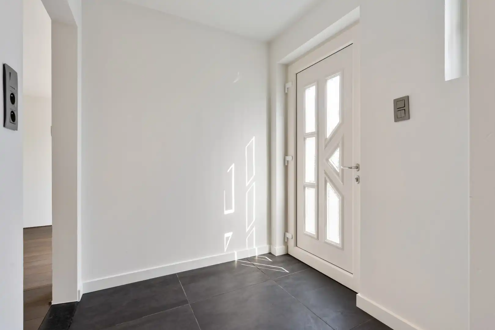 Gezellige, instapklare stadswoning in het centrum van Maaseik grenzend aan de groene wal!  foto 7