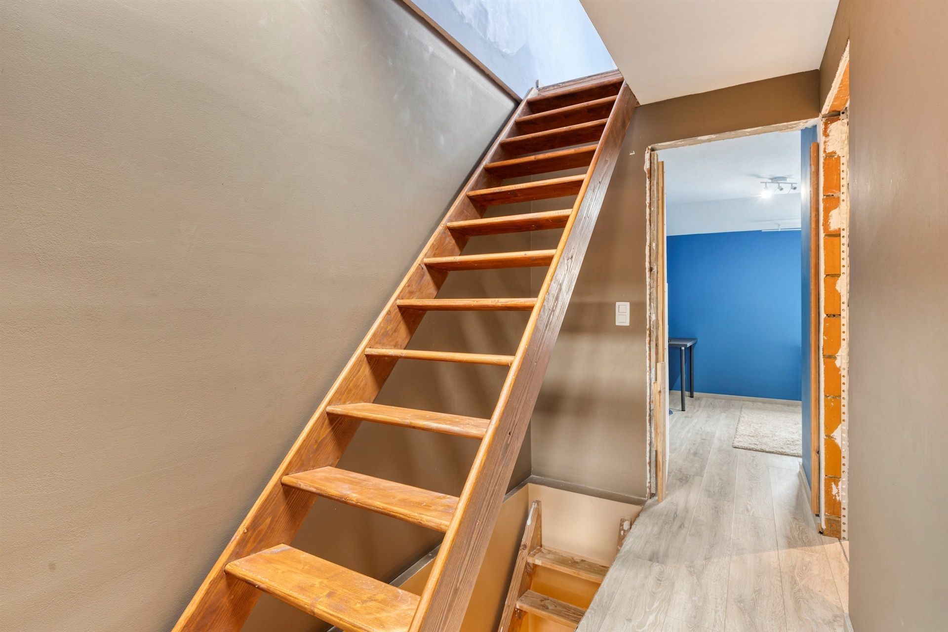 Gerenoveerde woning nabij het centrum foto 15