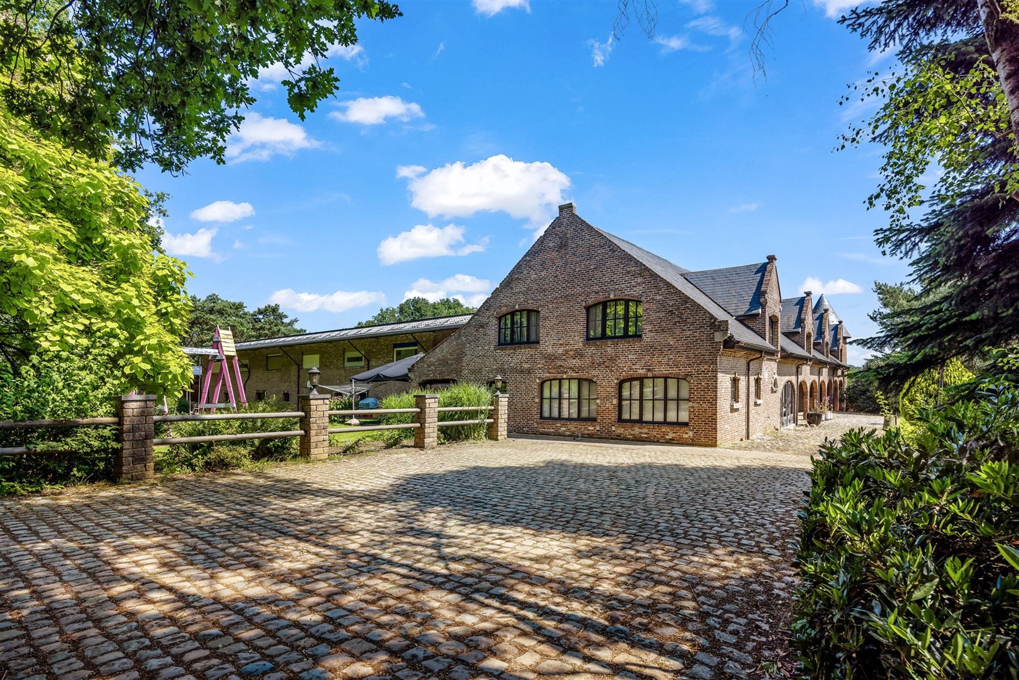 UNIEKE EIGENDOM MET 24 PAARDENSTALLEN EN BINNENPISTE OP CA 10 HECTARE TE PAAL-BERINGEN foto 52