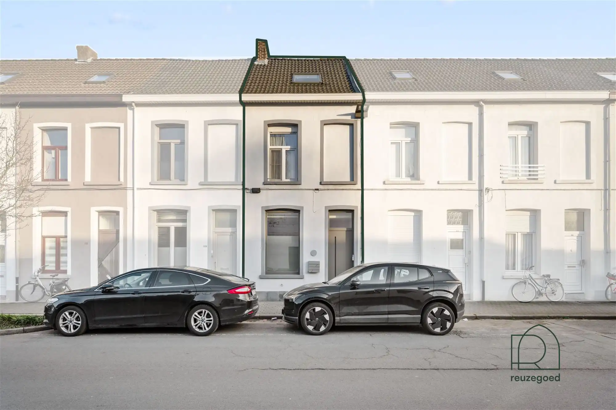 Charmant en gerenoveerd instapklaar huis met 2 slaapkamers  foto {{pictureIndex}}