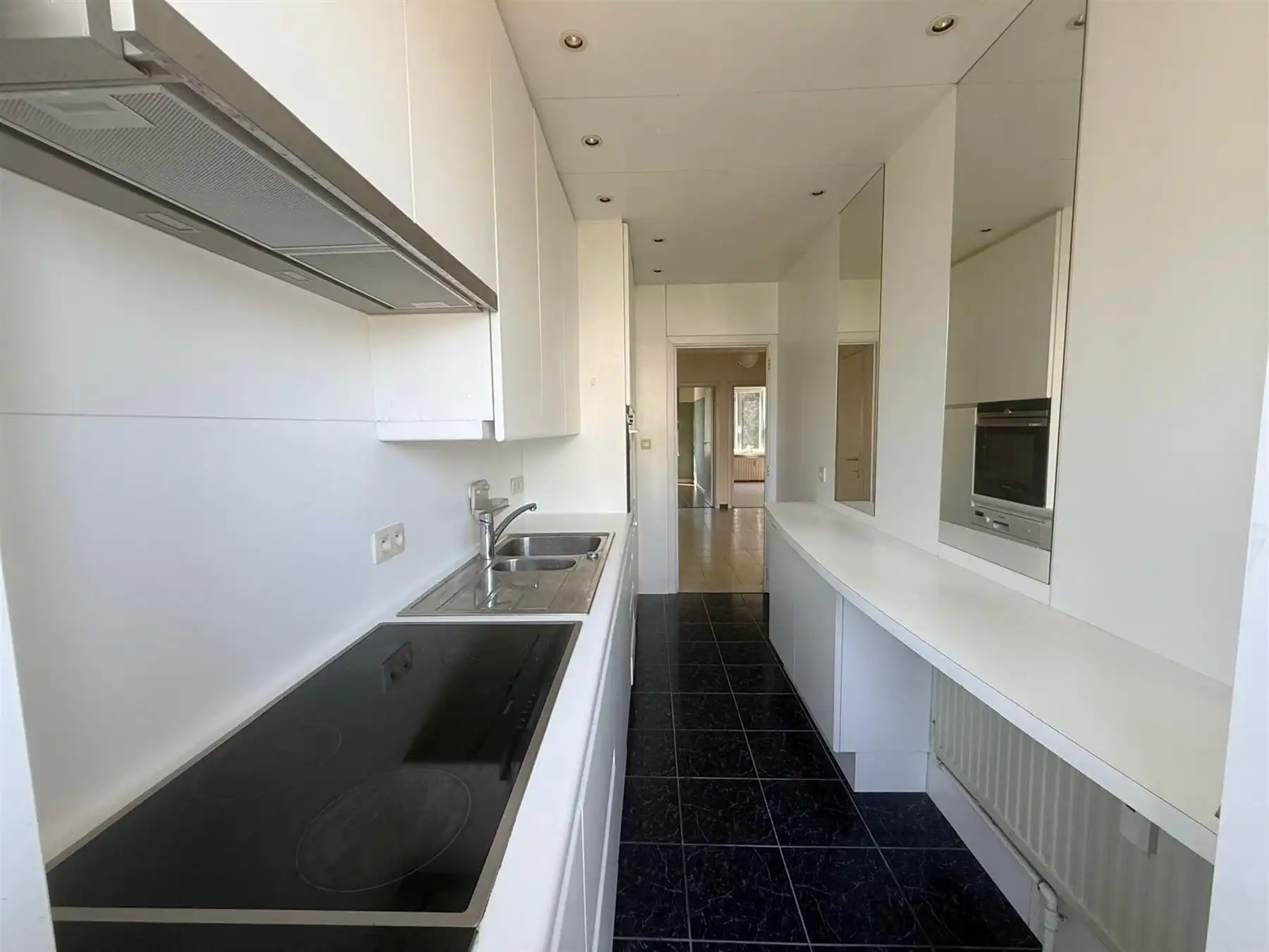 GOED GELEGEN APPARTEMENT VLAKBIJ CENTRUM foto 4