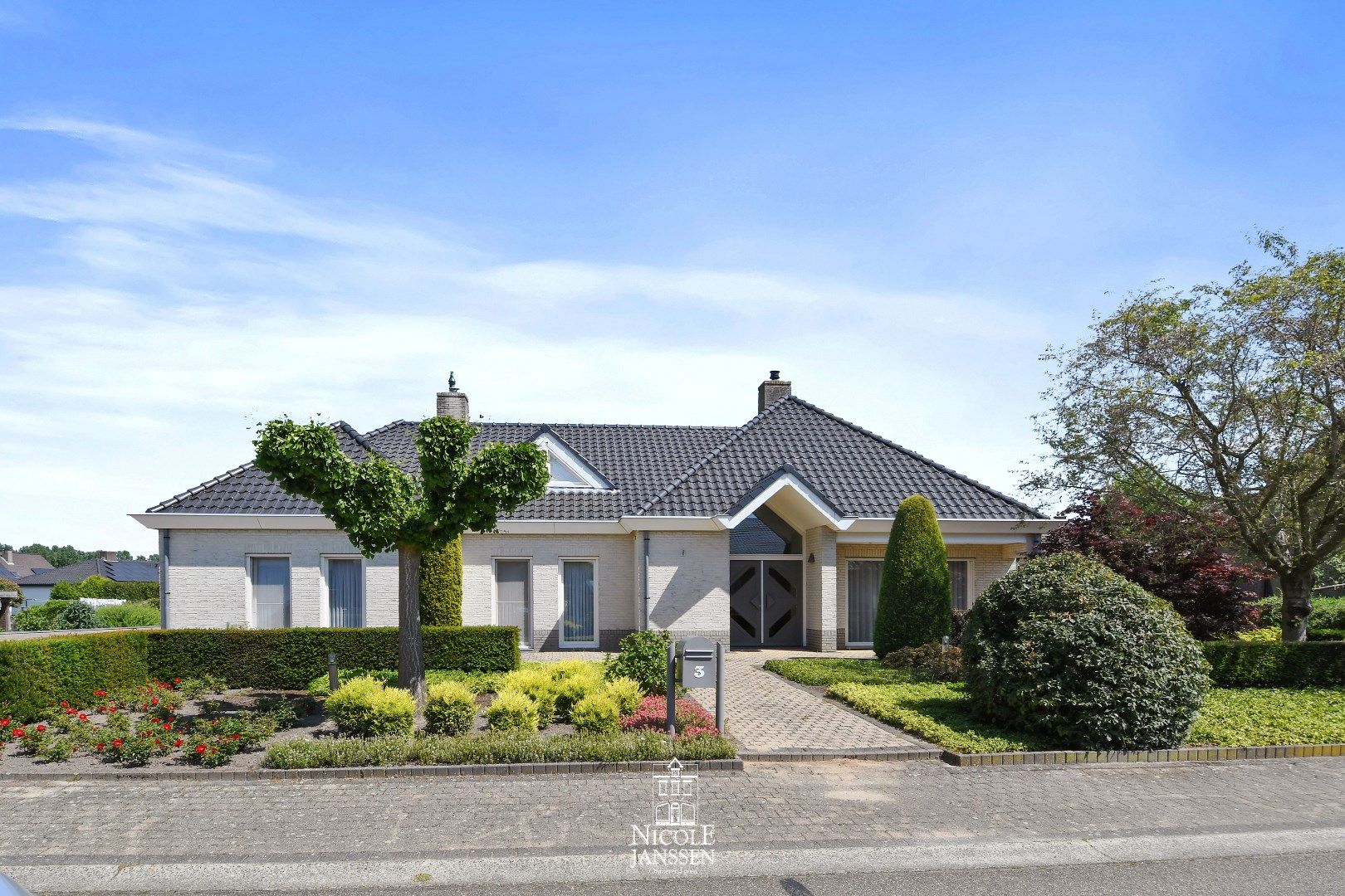 Stijlvolle villa met 4 slaapkamers, 2 badkamers en een prachtige tuin foto 3