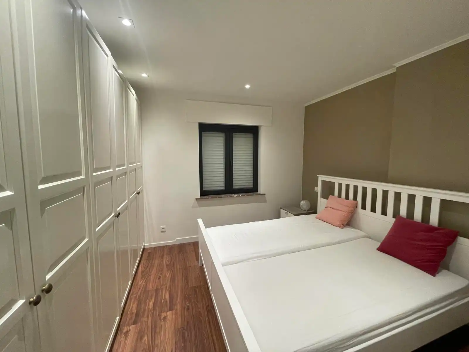 OORDEGEM - Gerenoveerde rijwoning met tuin. foto 13