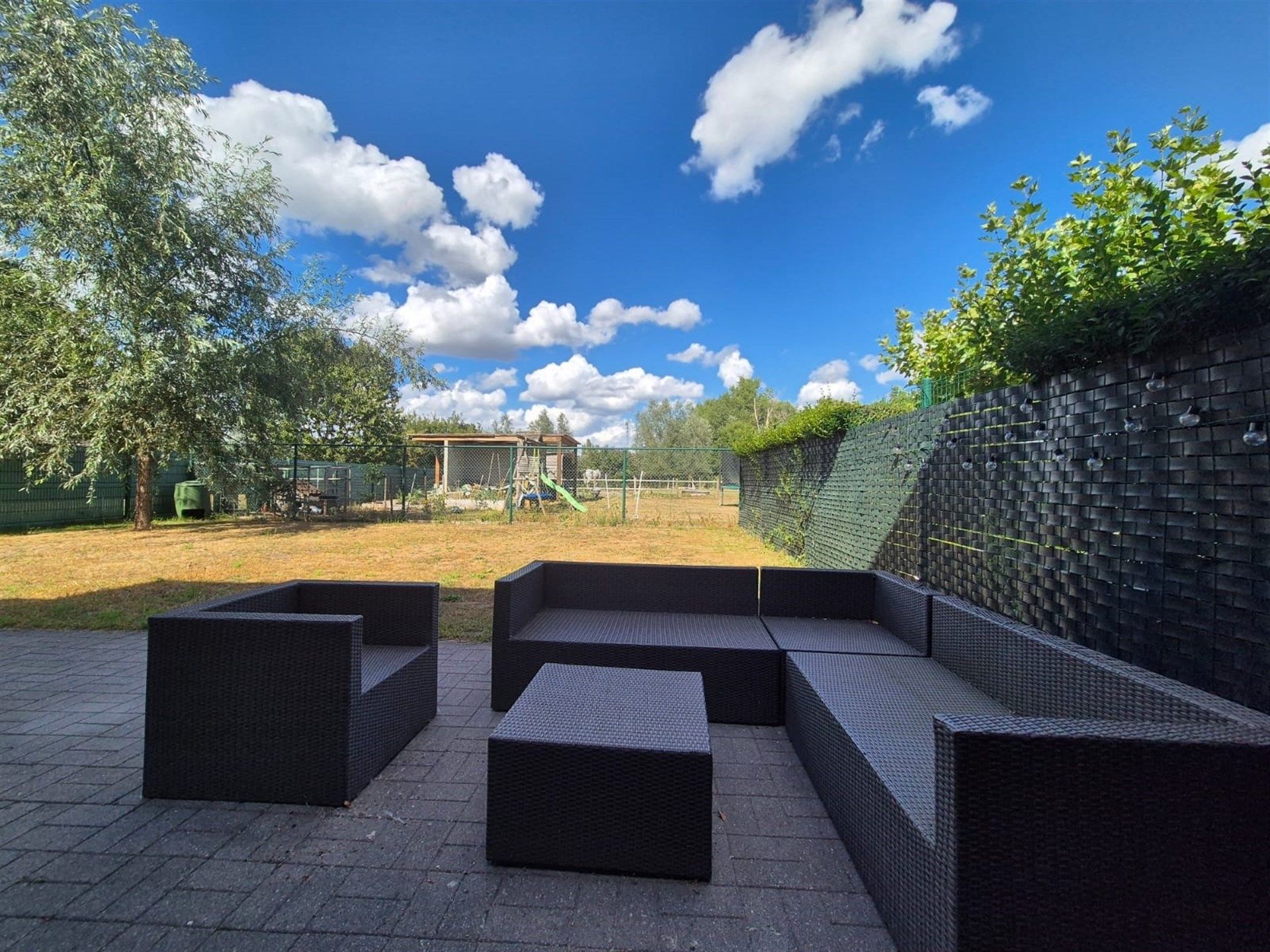 Bijzonder interessant gelegen recente woning met tuin en garage. foto 11