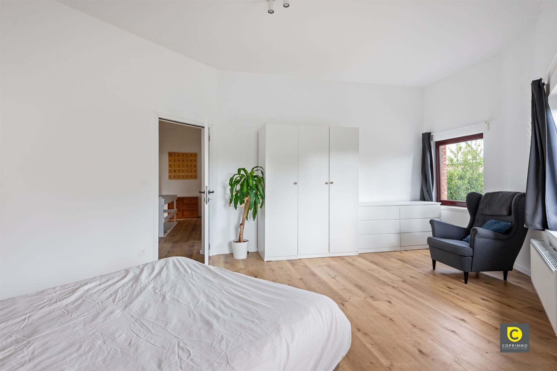 Gerenoveerde hoekwoning met tuin en garage vlakbij de Hobokense Polder! foto 9