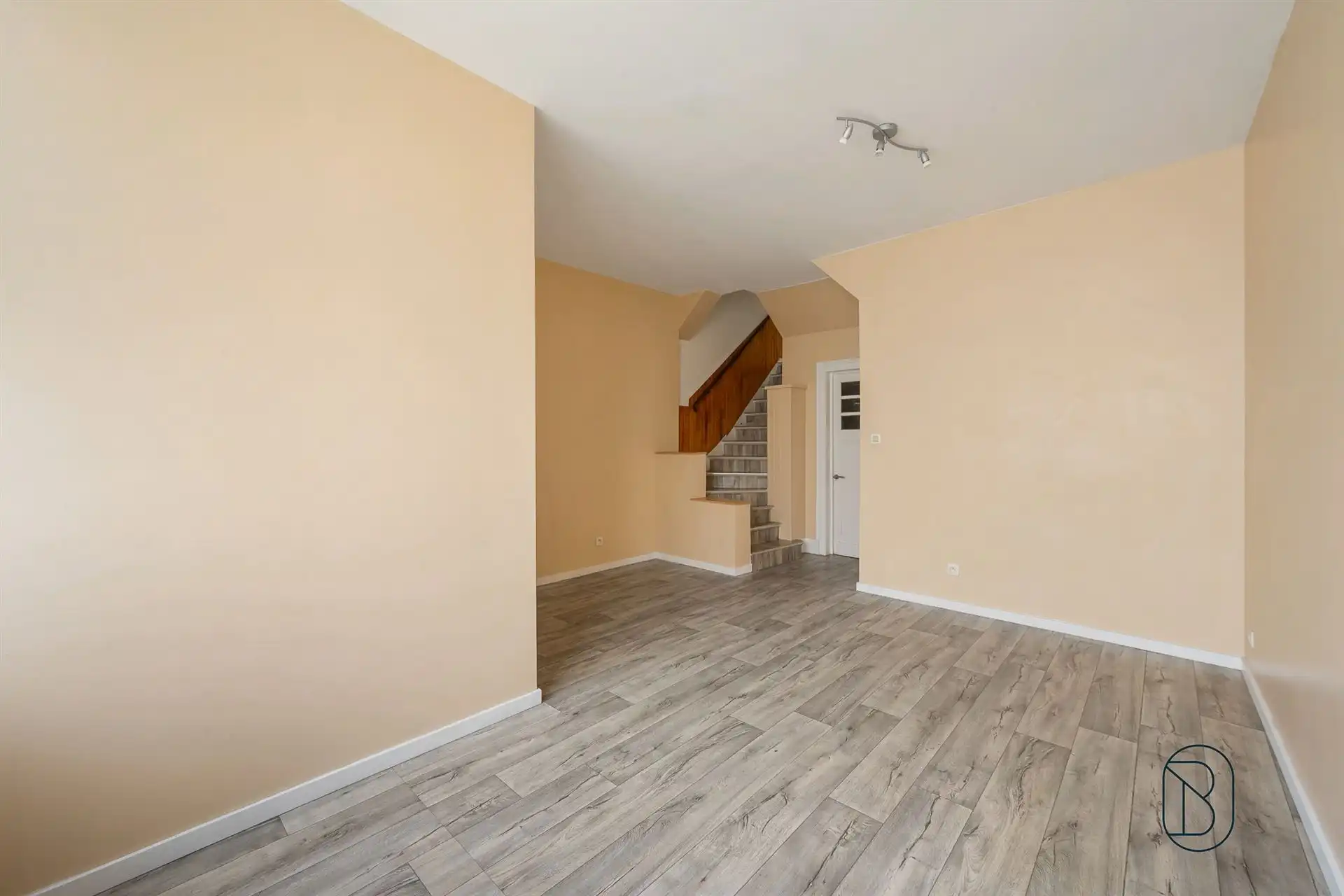 Goedgelegen gerenoveerde woning foto 5